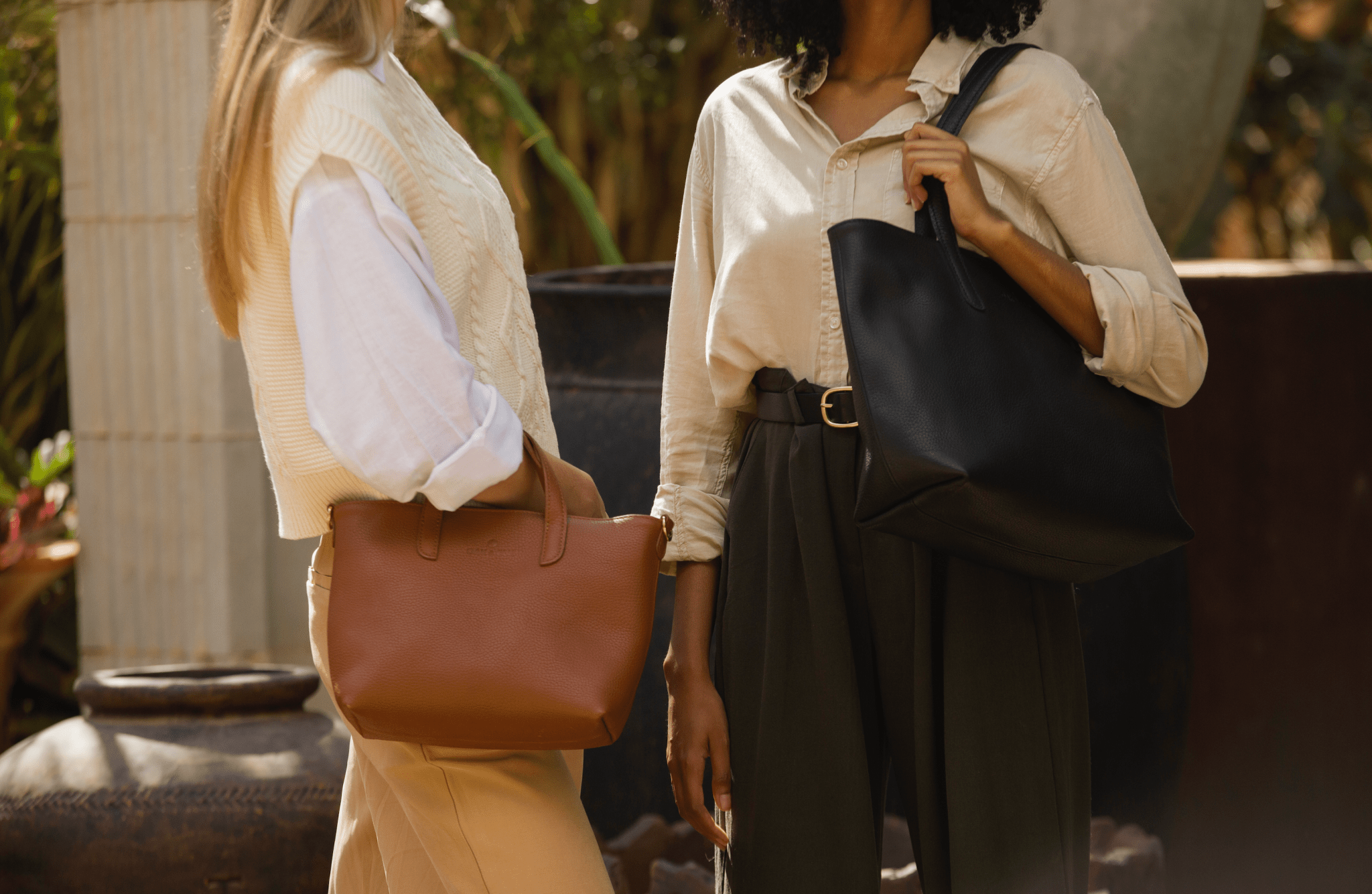 Premium leather handbags for women – classic, minimalist, and designed for all-day versatility.