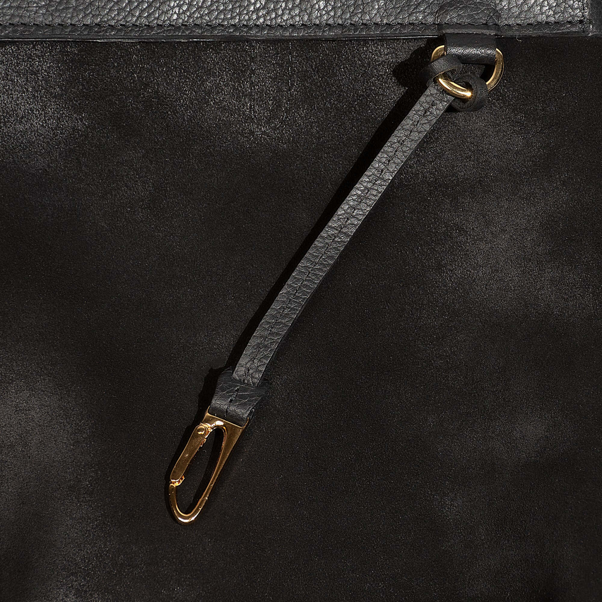 Leather crossbody bag – Emily by OAK & ELK, full grain leather with zipper closure, adjustable strap and inner pocket