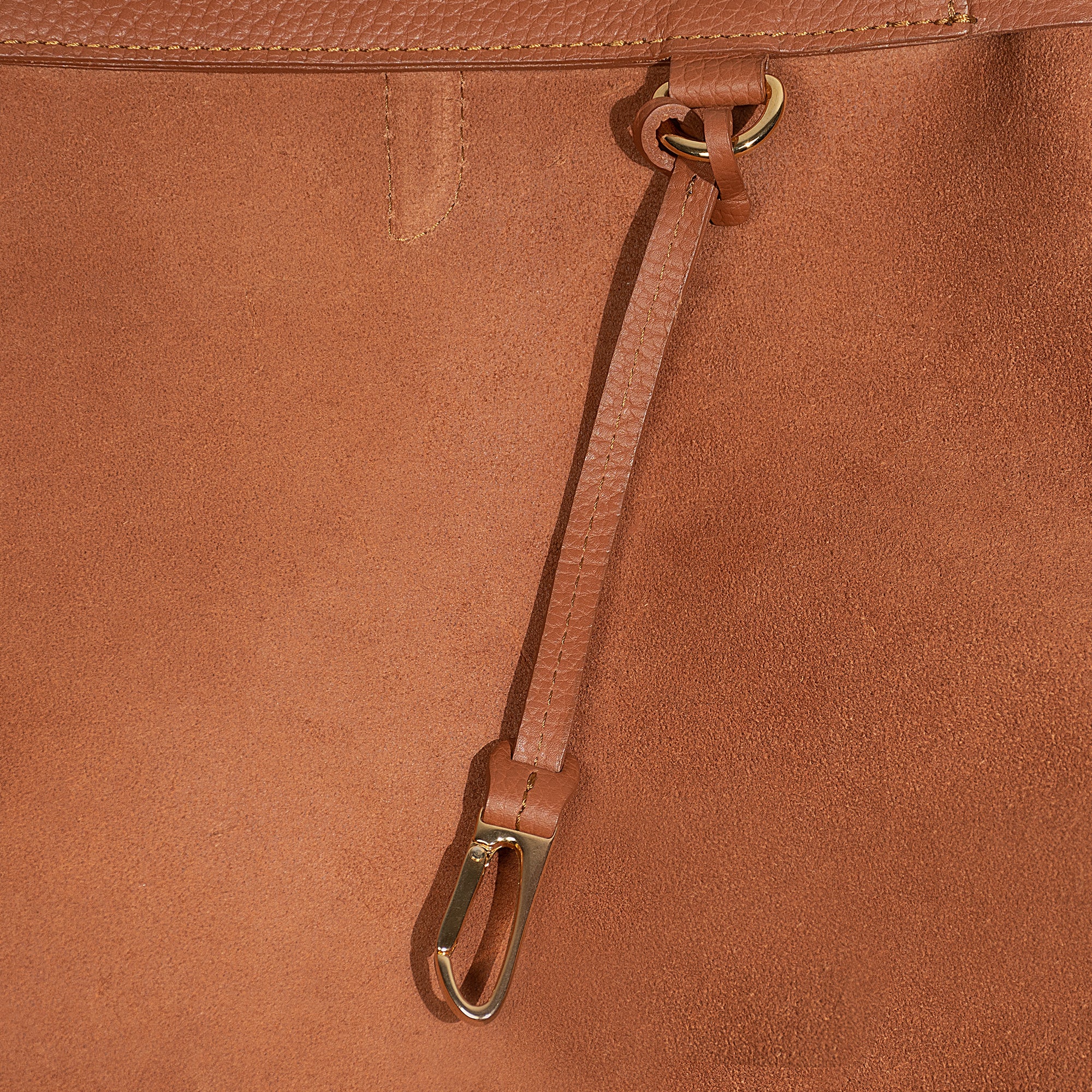 Leather crossbody bag – Emily by OAK & ELK, full grain leather with zipper closure, adjustable strap and inner pocket