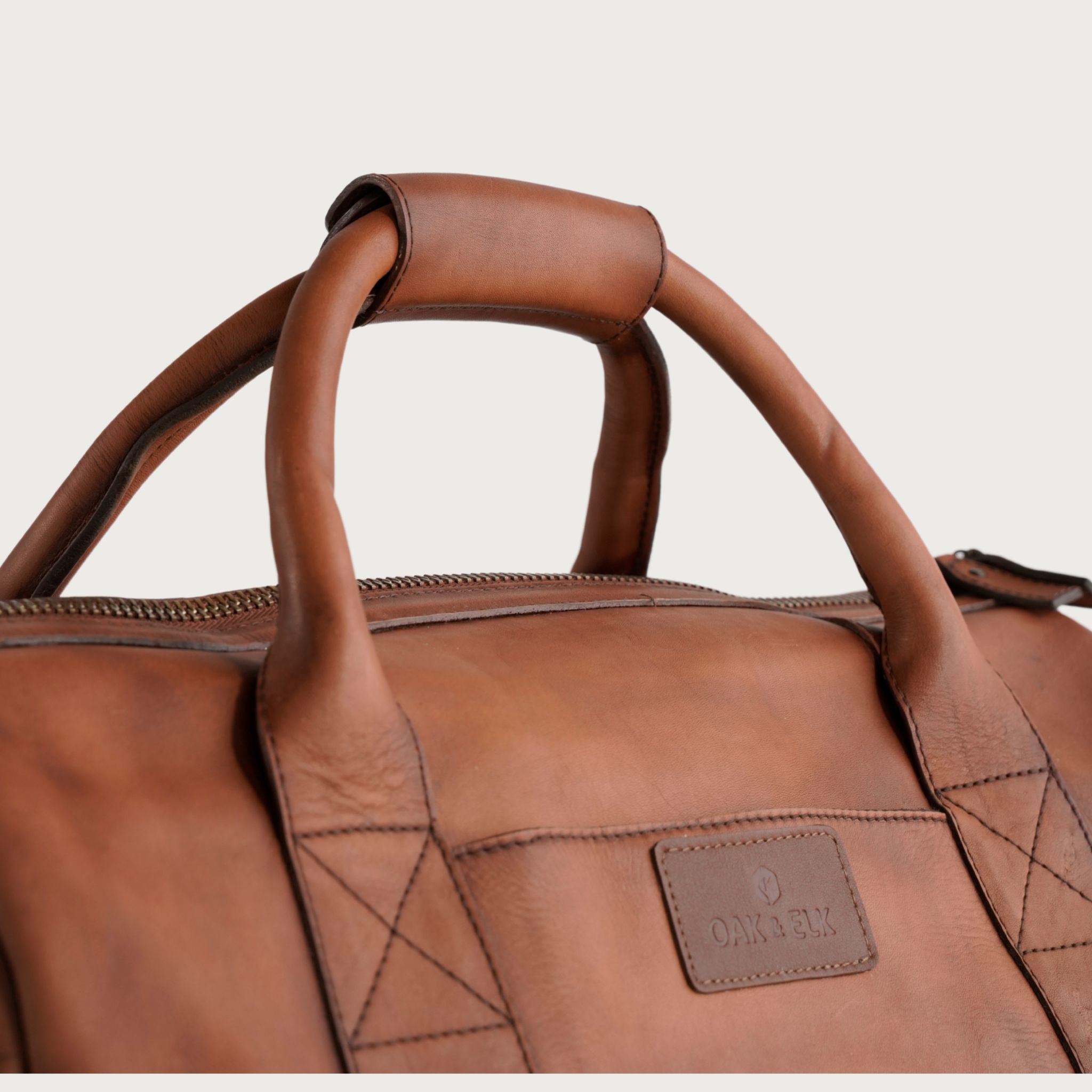 Brown leather duffel bag – Dakota Medium by OAK & ELK, handcrafted, durable, stylish ideal for short trips or weekend travel