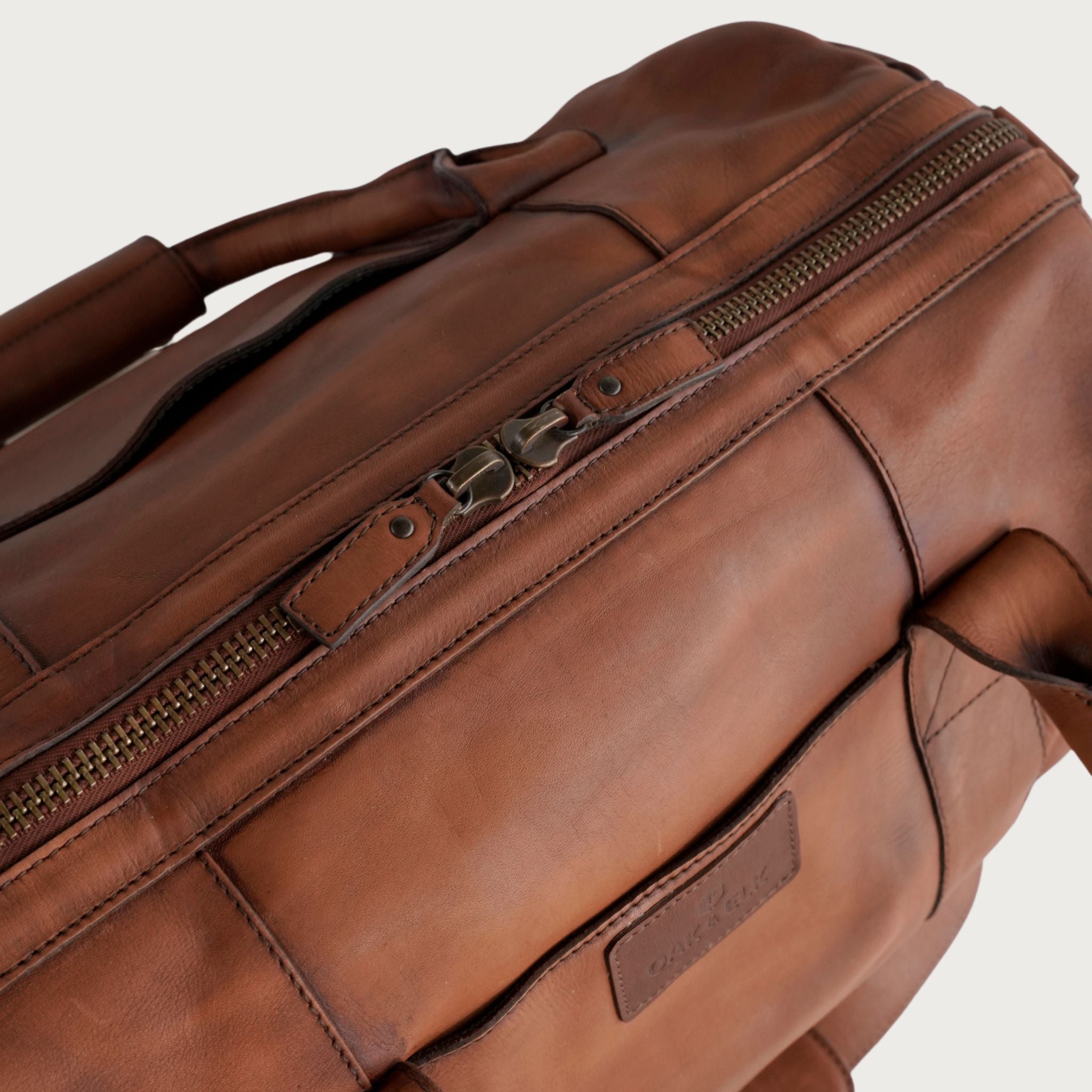 Brown leather duffel bag – Dakota Medium by OAK & ELK, handcrafted, durable, stylish ideal for short trips or weekend travel