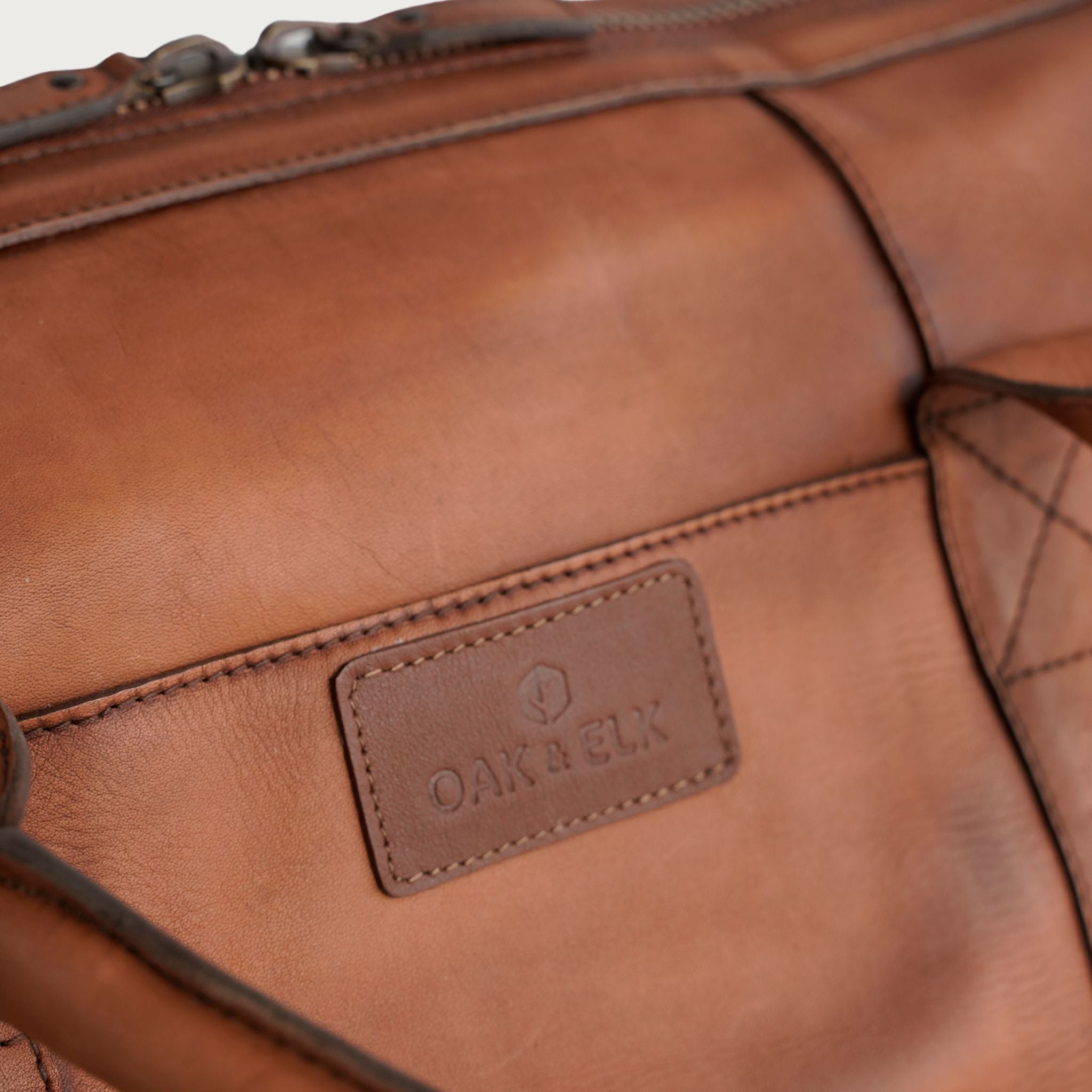 Brown leather duffel bag – Dakota Medium by OAK & ELK, handcrafted, durable, stylish ideal for short trips or weekend travel