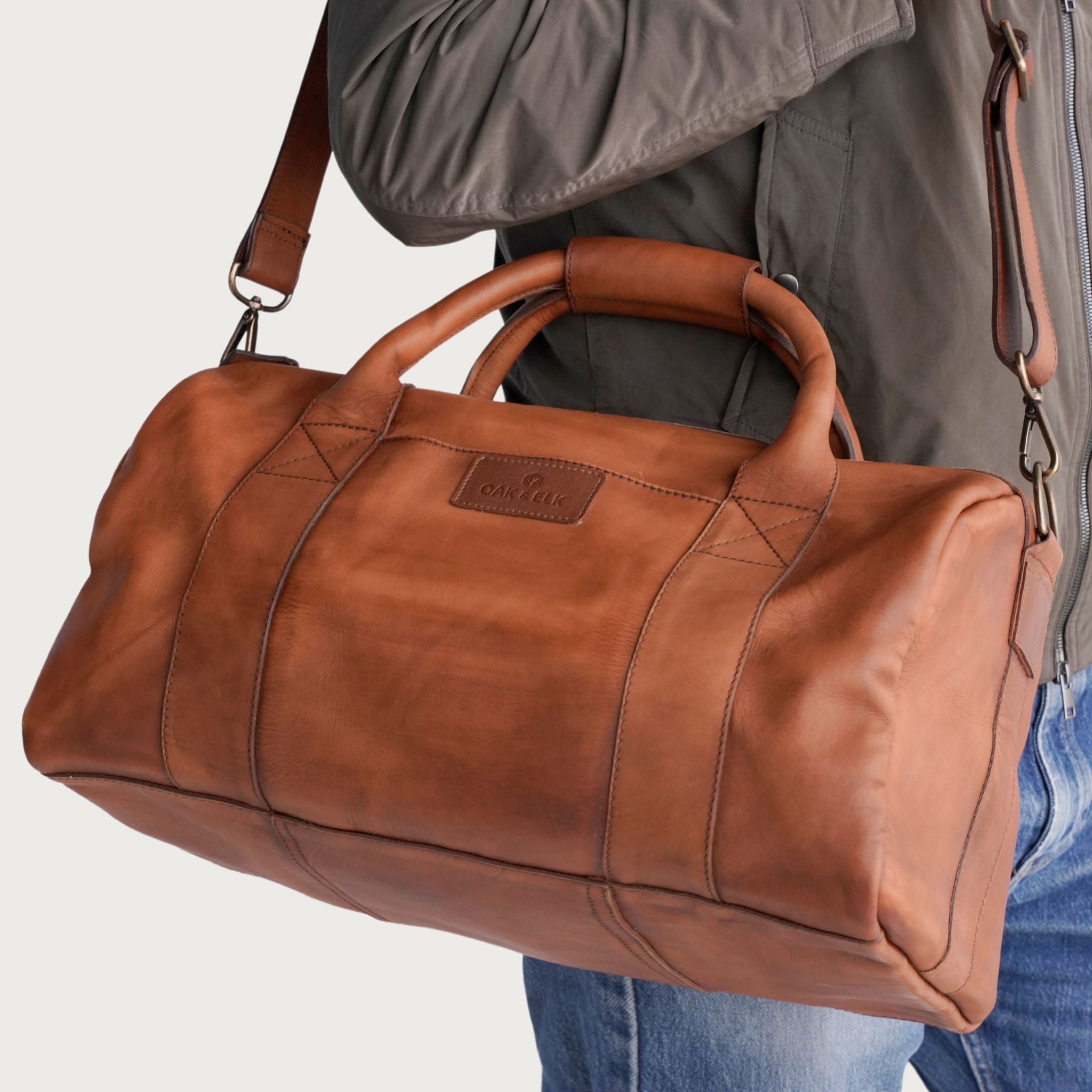 Brown leather duffel bag – Dakota Medium by OAK & ELK, handcrafted, durable, stylish ideal for short trips or weekend travel