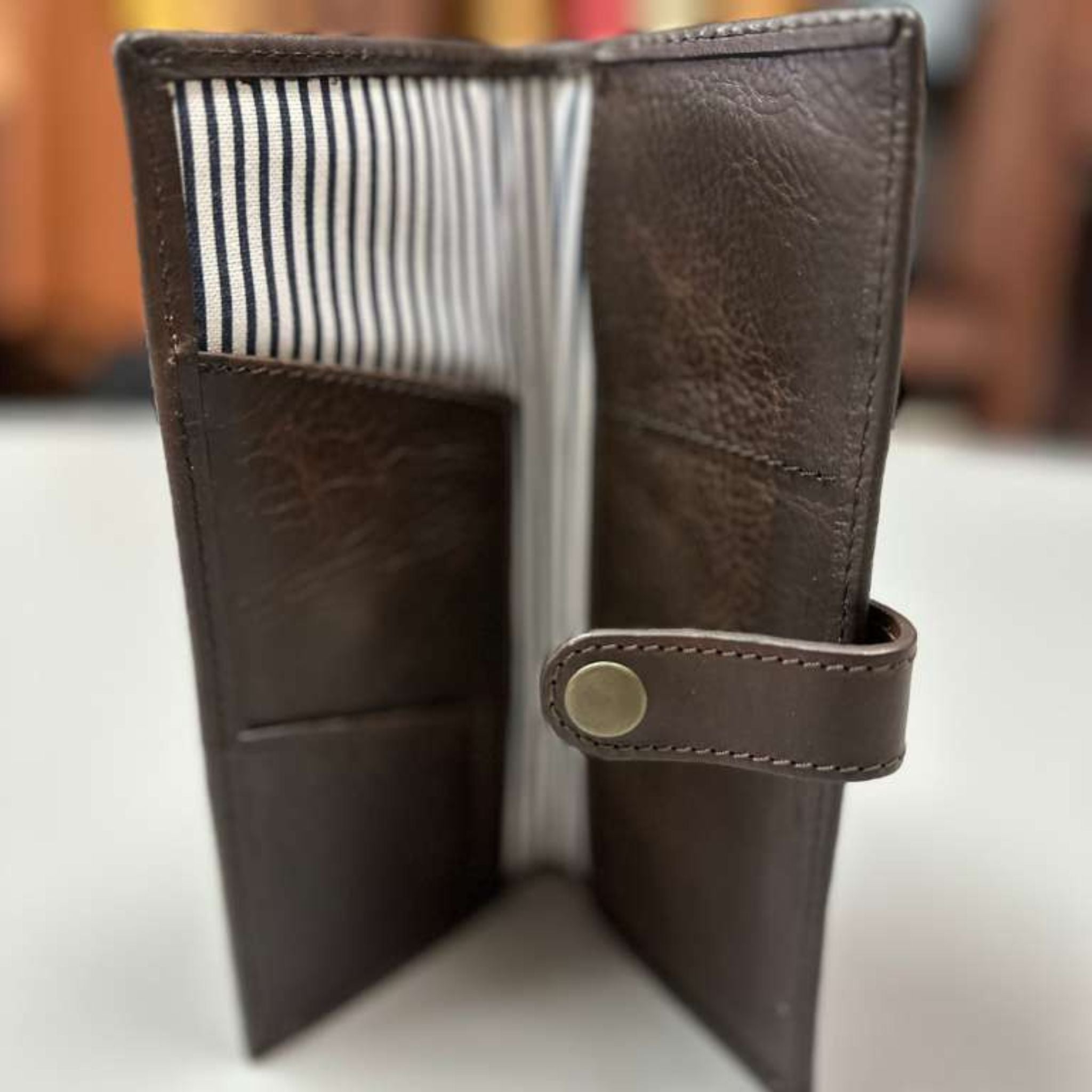 Wingfield Leather Passport Wallet – Handcrafted Leather by OAK & ELK