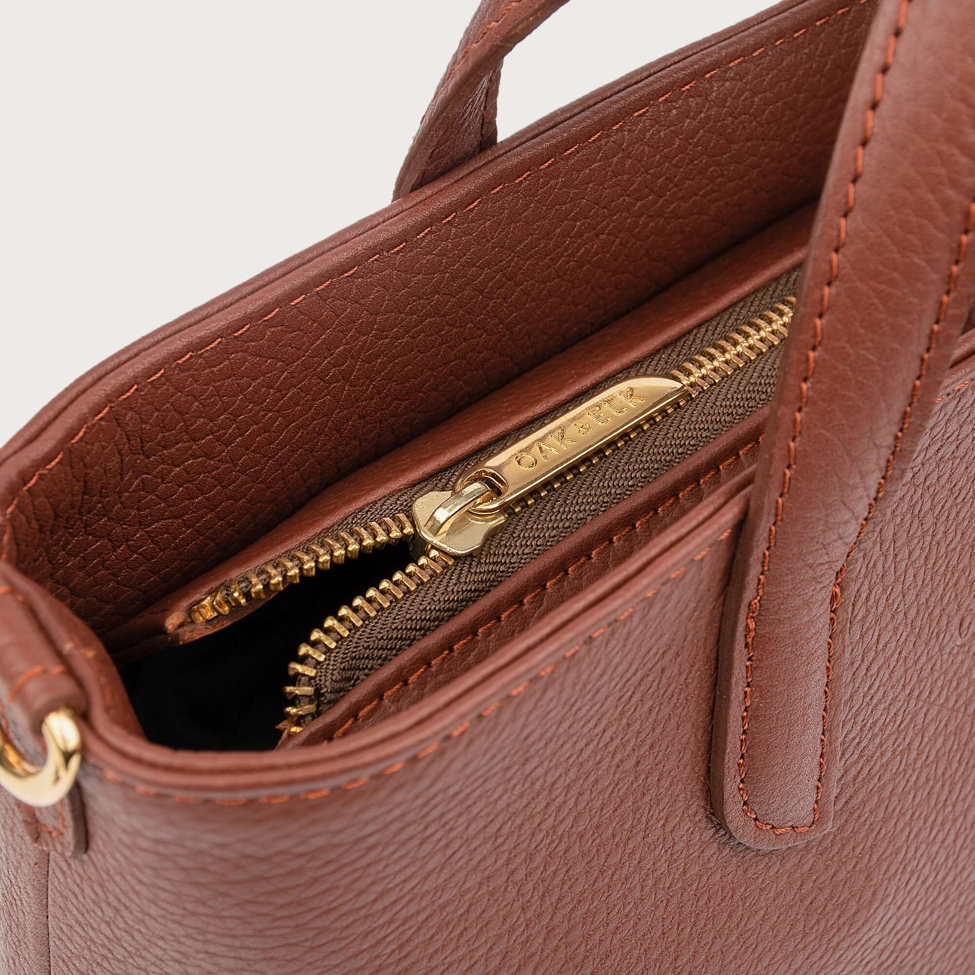 Leather crossbody bag – Emily by OAK & ELK, full grain leather with zipper closure, adjustable strap and inner pocket