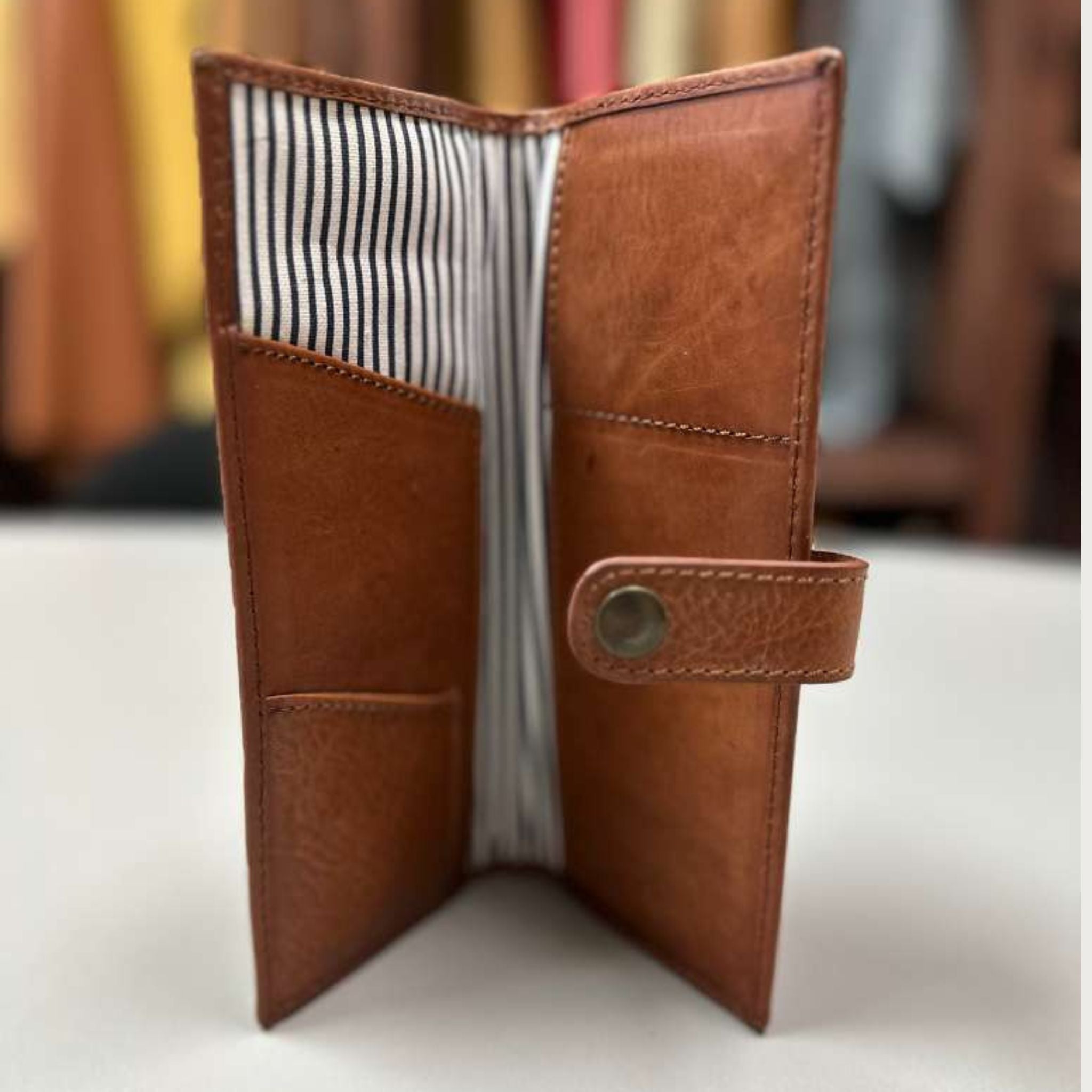 Wingfield Leather Passport Wallet – Handcrafted Leather by OAK & ELK