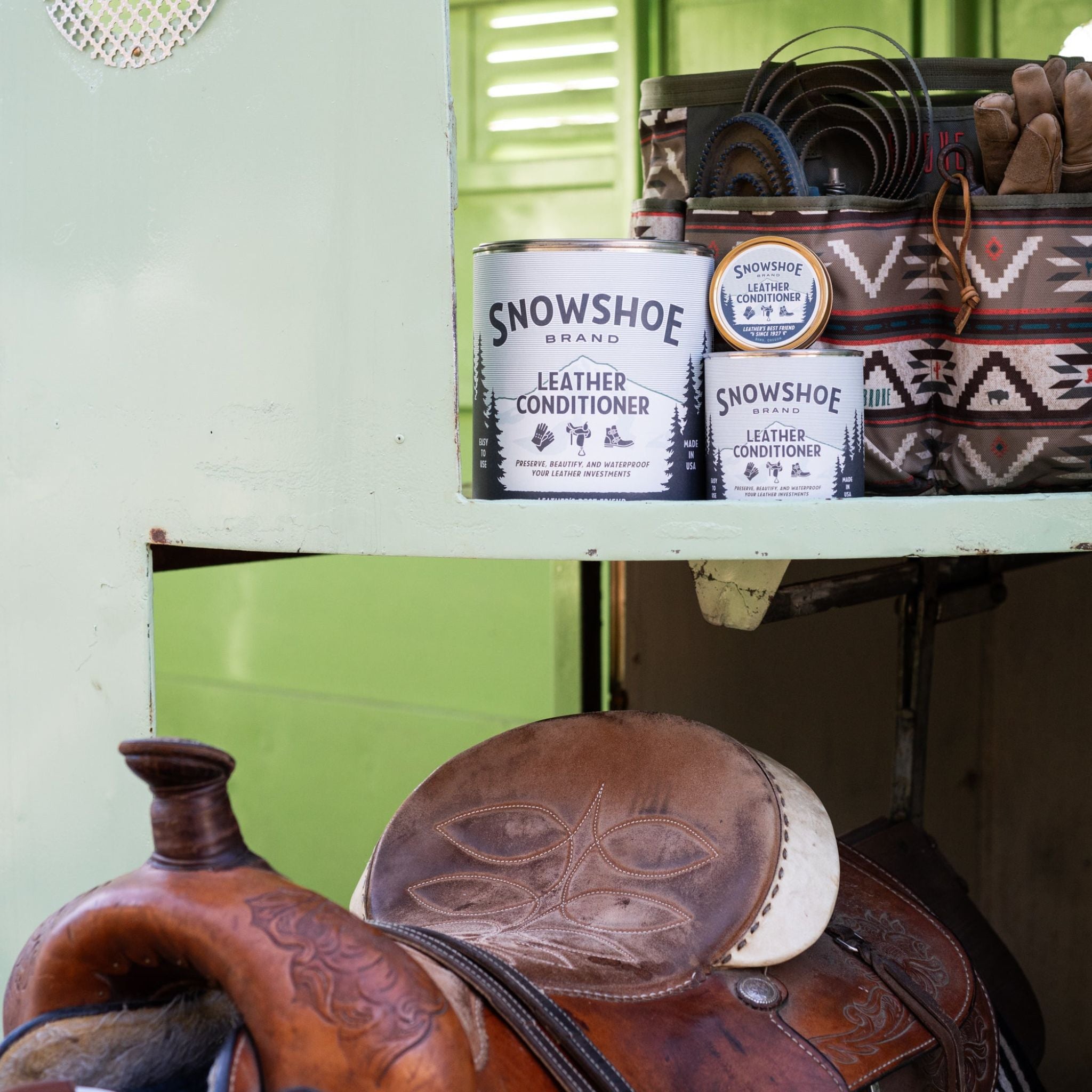 Snowshoe Leather Conditioner - Quart – Handcrafted Leather by OAK & ELK